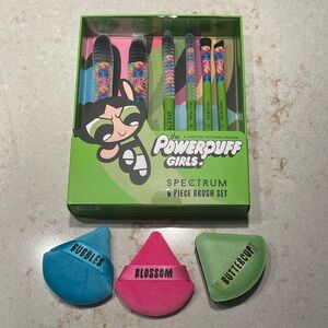 ✨NEW✨2 Items✨Powerpuff Girls Spectrum Brush & Puff Set